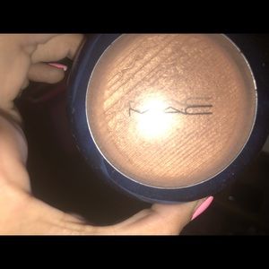 BRONZER